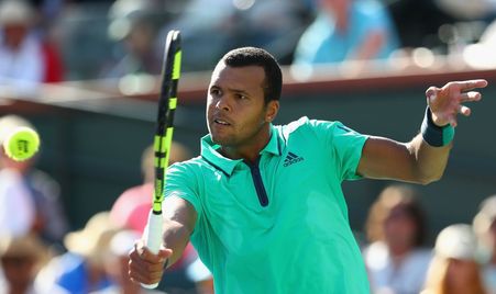 Tsonga takes to the basketball court