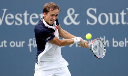 St Petersburg 2019 R2 Medvedev Donskoy