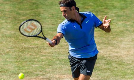 Halle 2017 R1 Federer Sugita