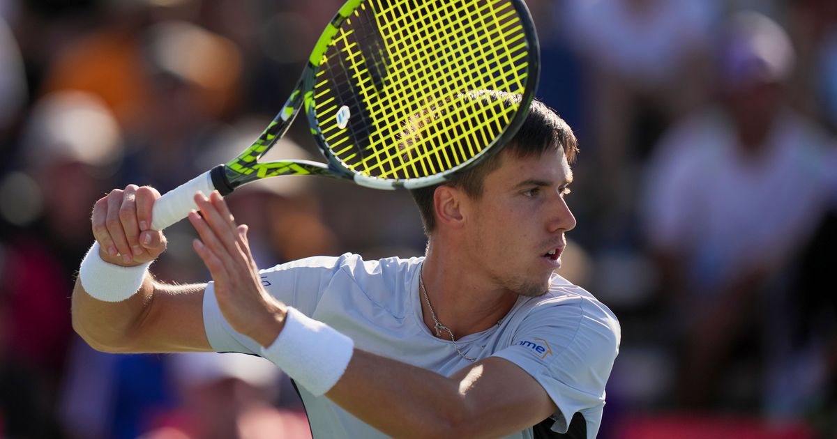 A Seesaw Battle on the Clay