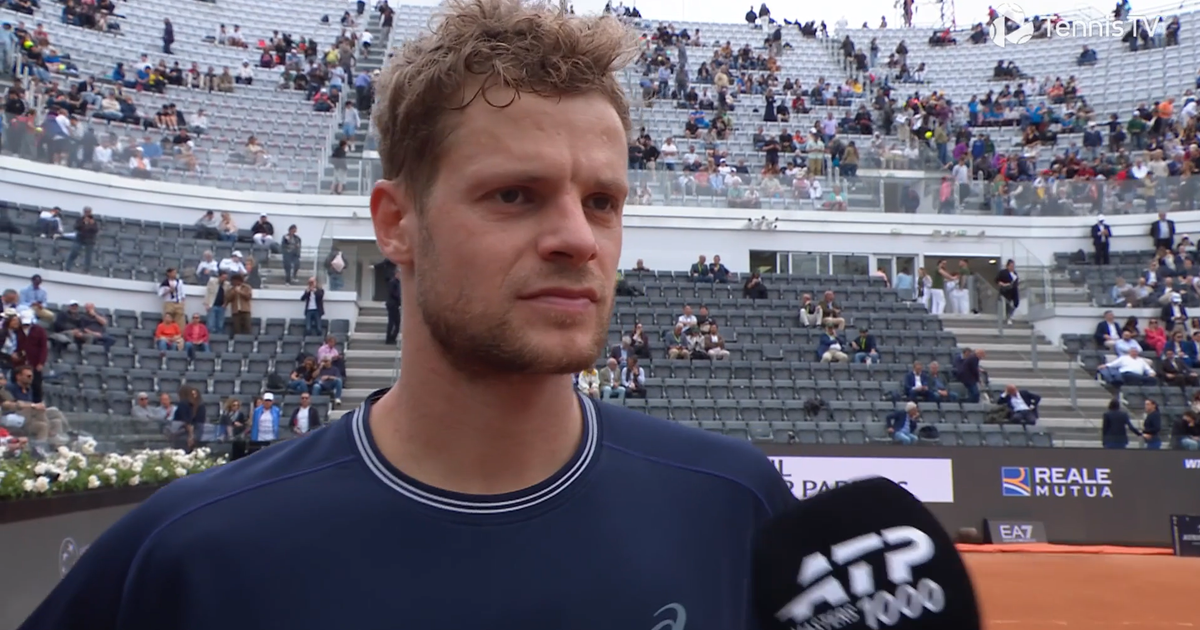 Hanfmann Coach Hanfmann books second-round spot